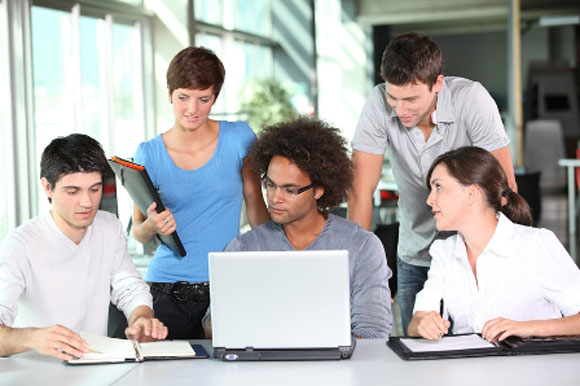 Pelatihan Administrative Assistants in the office